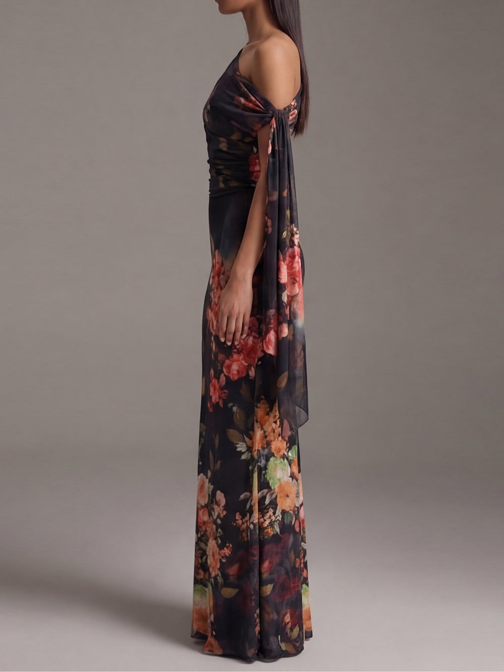 Abito Maxi Nero Monospalla Plissettato in Chiffon con Stampa