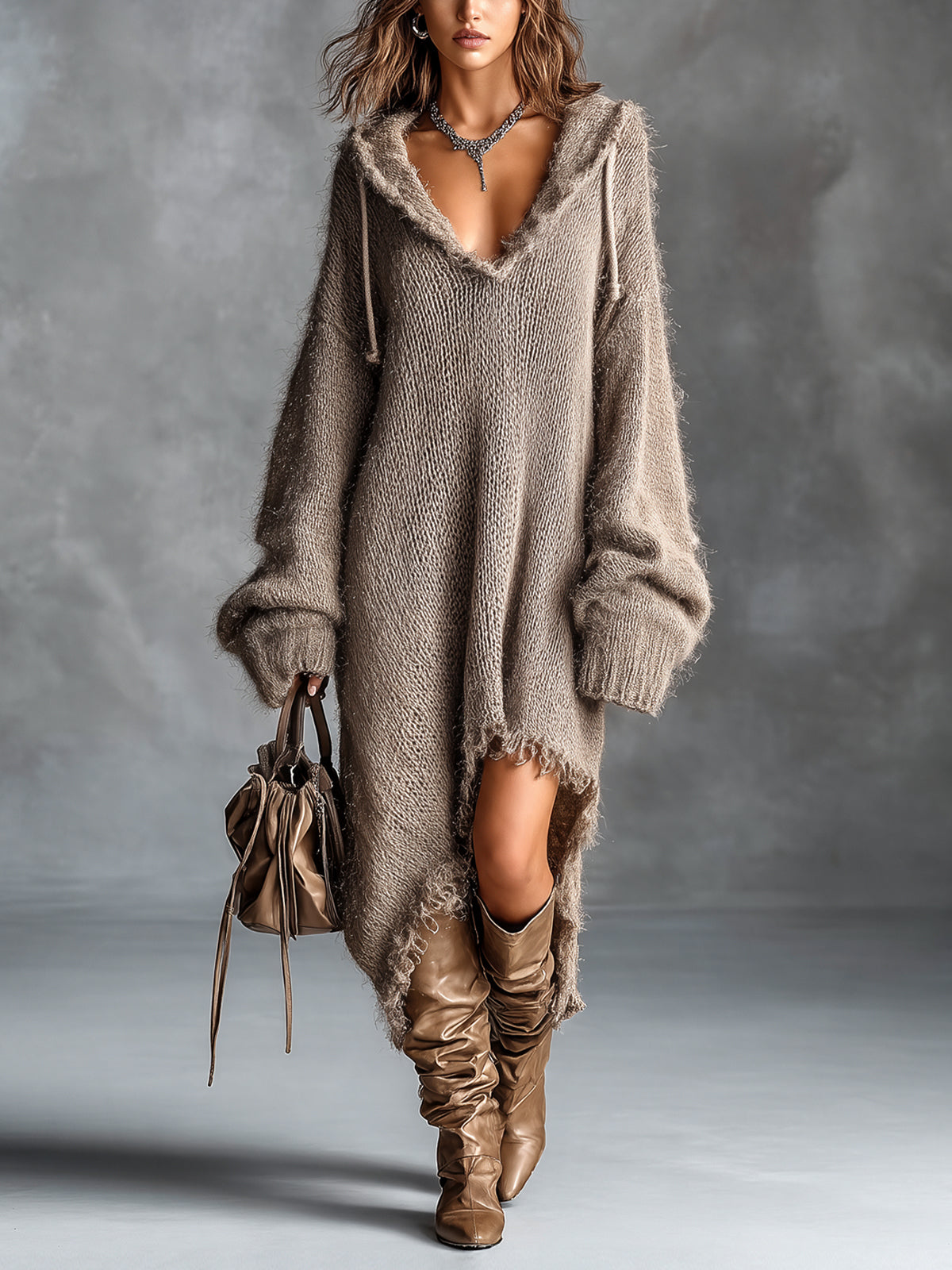 Chiara | Abito Midi in Maglia Felpata con Cappuccio