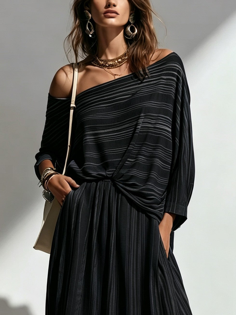 Selene | Completo Top a Spalla Scoperta e Gonna Maxi a Righe, Nero