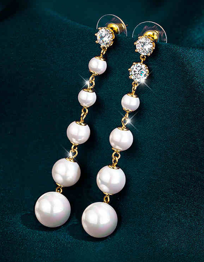 Set di orecchini con perle e zirconi cubici
