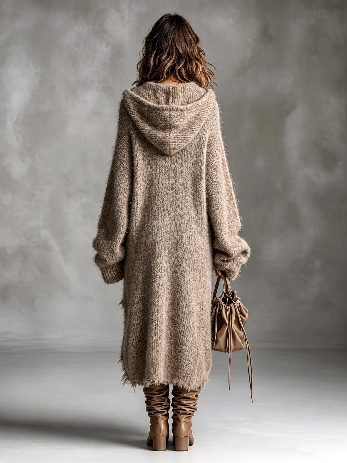 Chiara | Abito Midi in Maglia Felpata con Cappuccio