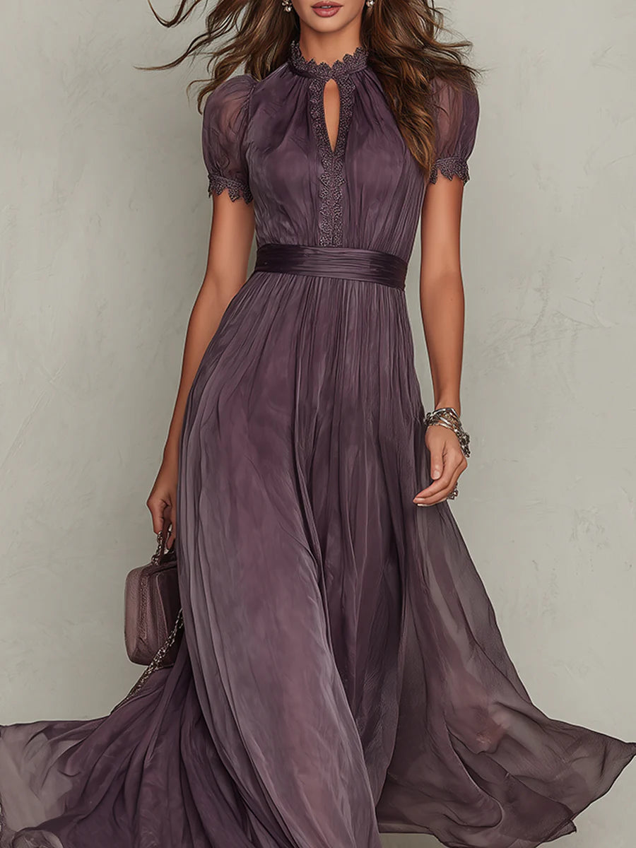 April | Abito Maxi Viola con Cut-Out e Bordo in Pizzo