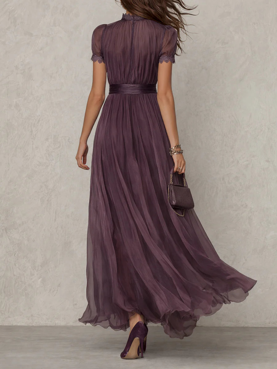 April | Abito Maxi Viola con Cut-Out e Bordo in Pizzo