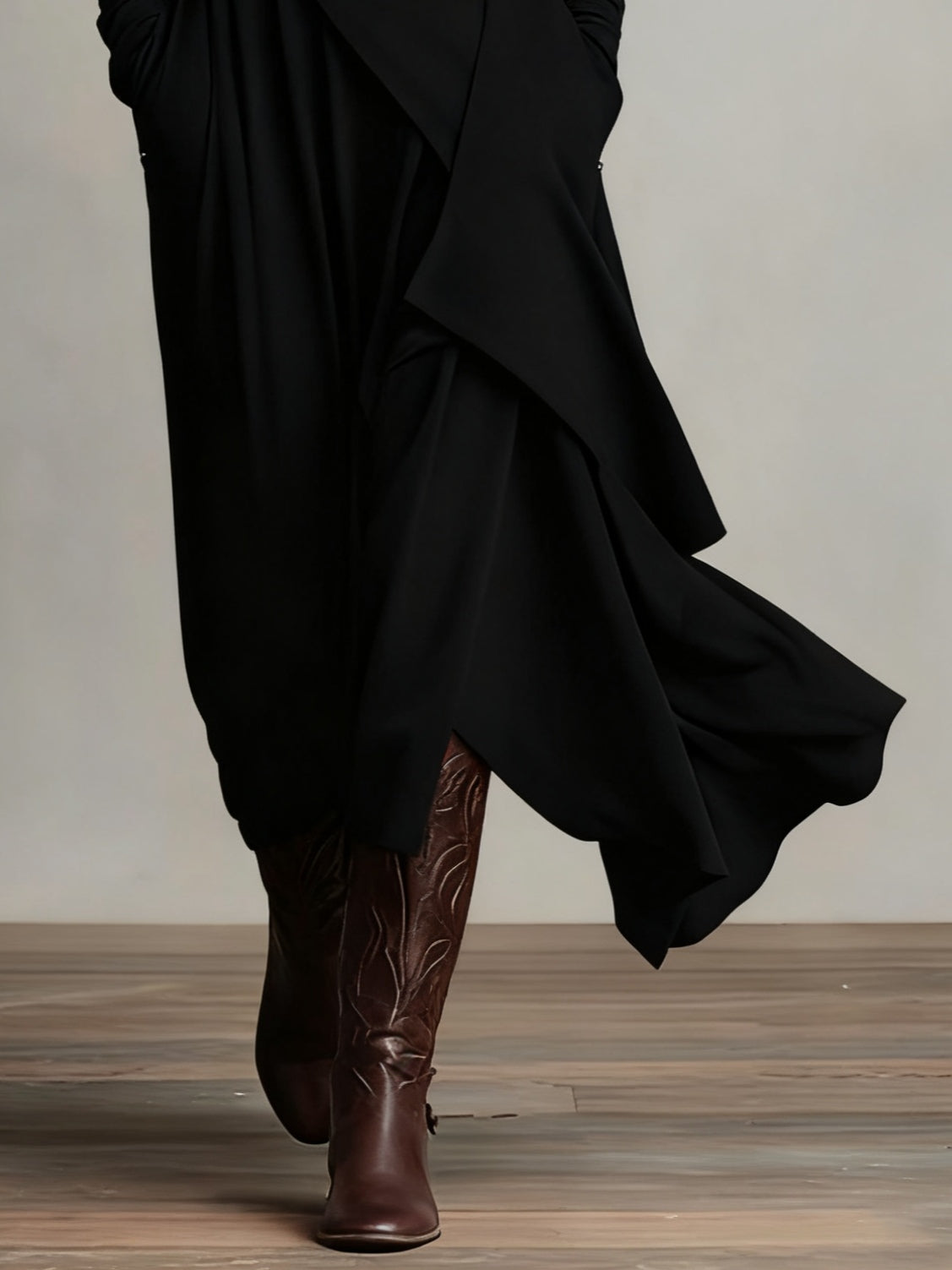 Victoria | Abito Vintage Asimmetrico con Collo Alto